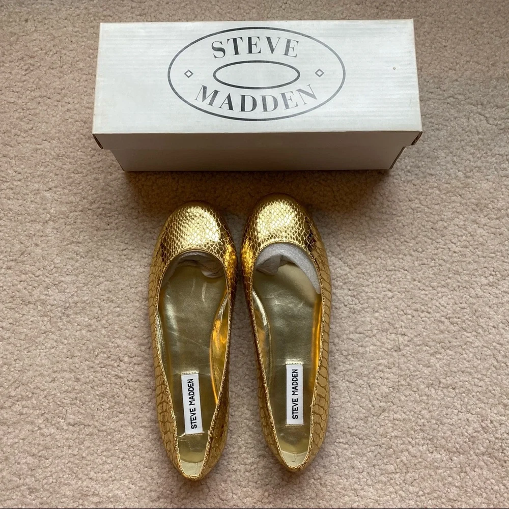[NWT] Steve Madden Gold Ballet Flats